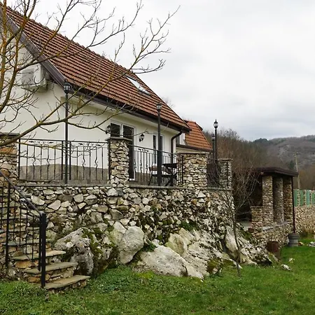 Villa Perule - Handmade Cozy Wooden In The Rhodope Mountain Shumnatitsa